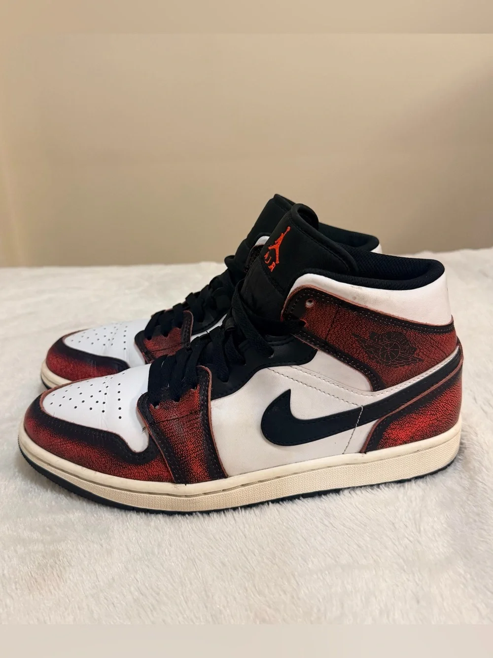Jordan 1 Mid Wear-Away Infrared Chicago Men’s Size 8.5 - #DV9565-006